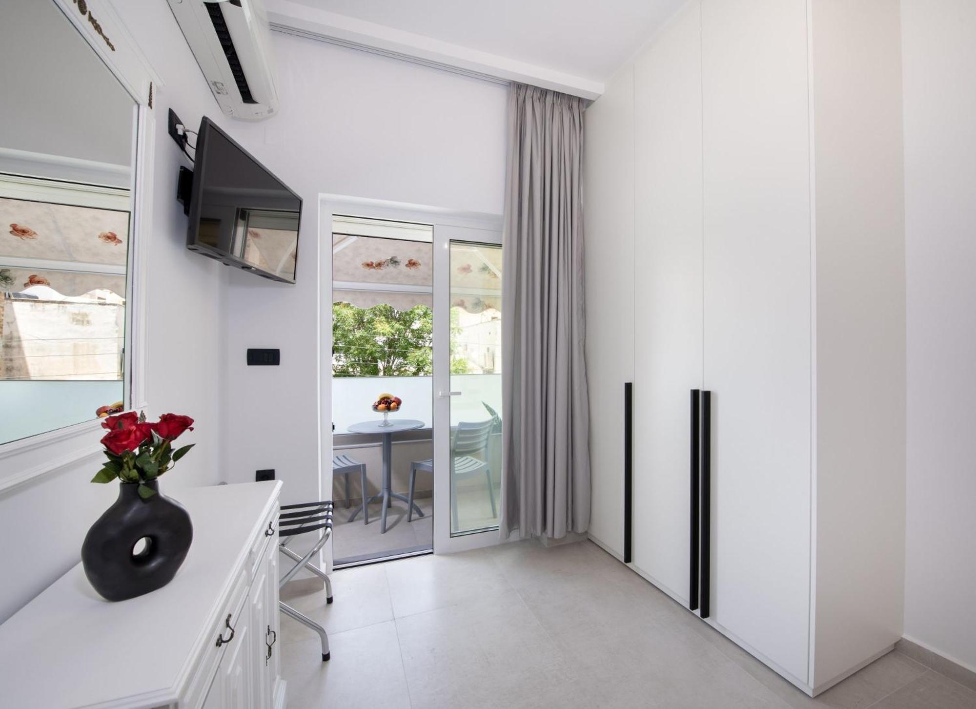 Cherry Central Luxury Suites Chania  Exterior photo