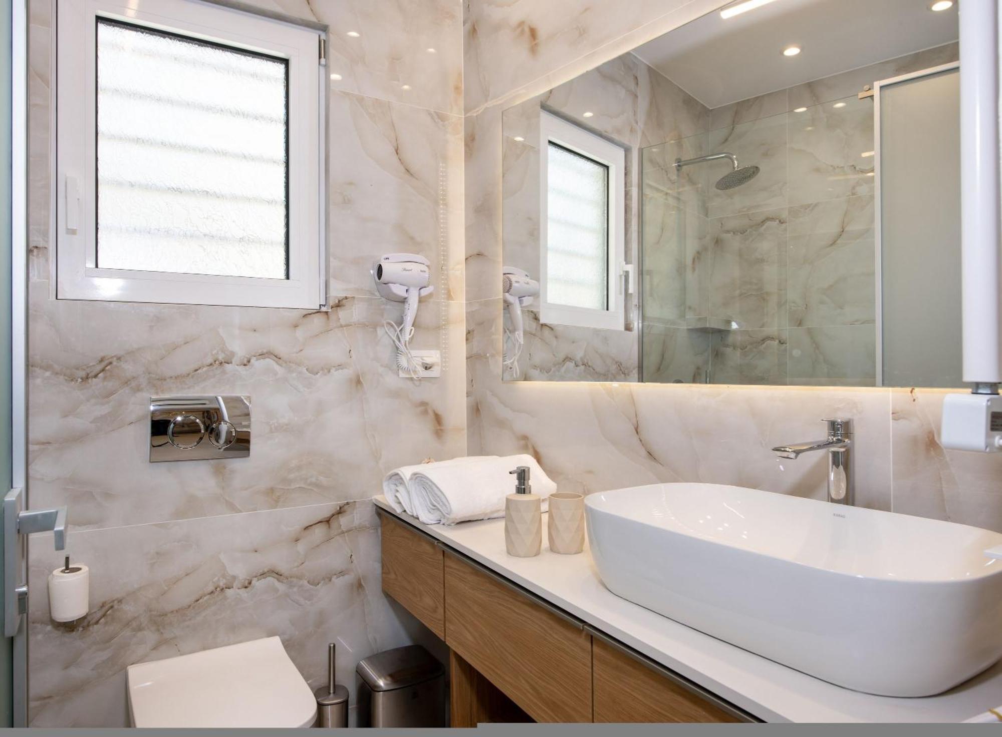 Cherry Central Luxury Suites Chania  Exterior photo